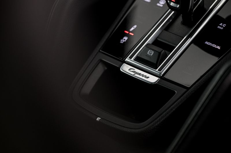 Porsche Cayenne 3.0 V6 E-Hybrid 14.1kWh Tiptronic S 4WD Euro 6 (s/s) 5dr (3.6kW Charger)