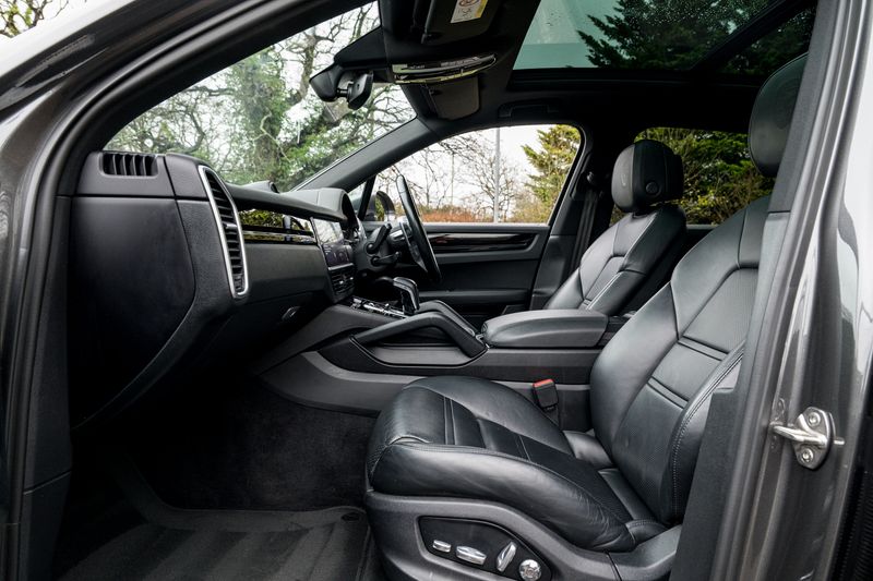 Porsche Cayenne 3.0 V6 E-Hybrid 14.1kWh Tiptronic S 4WD Euro 6 (s/s) 5dr (3.6kW Charger)