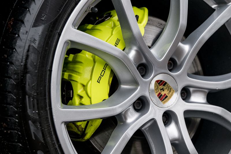 Porsche Cayenne 3.0 V6 E-Hybrid 14.1kWh Tiptronic S 4WD Euro 6 (s/s) 5dr (3.6kW Charger)