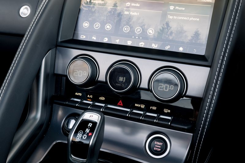 Jaguar F-Type Convertible 5.0 V8 R-Dynamic First Edition Auto