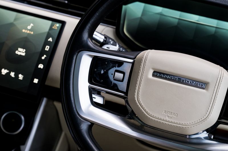 Range Rover 3.0 D300 MHEV SE SUV Diesel