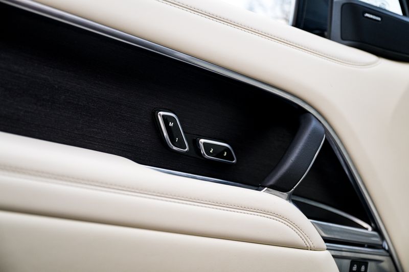 Range Rover 3.0 D300 MHEV SE SUV Diesel