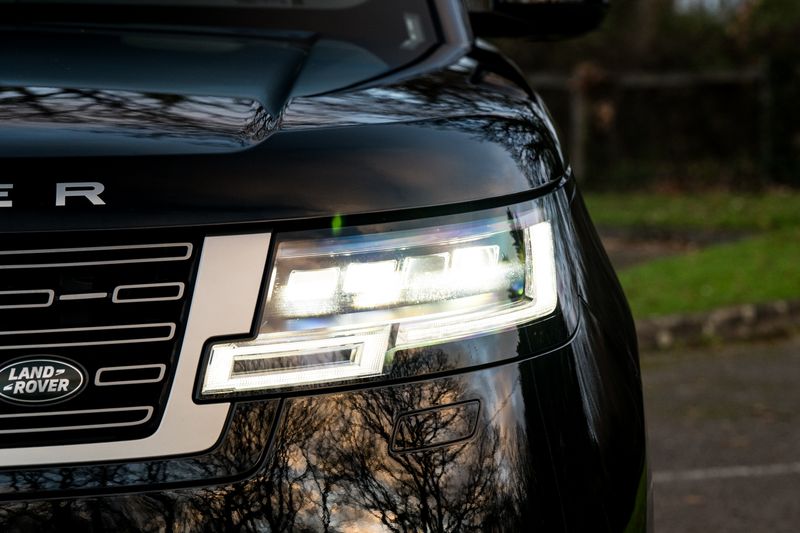 Range Rover 3.0 D300 MHEV SE SUV Diesel