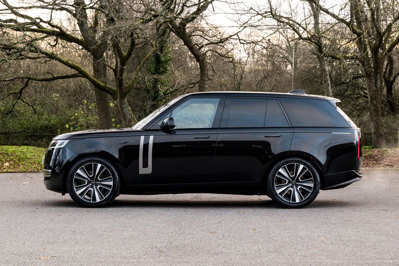 Range Rover 3.0 D300 MHEV SE SUV Diesel