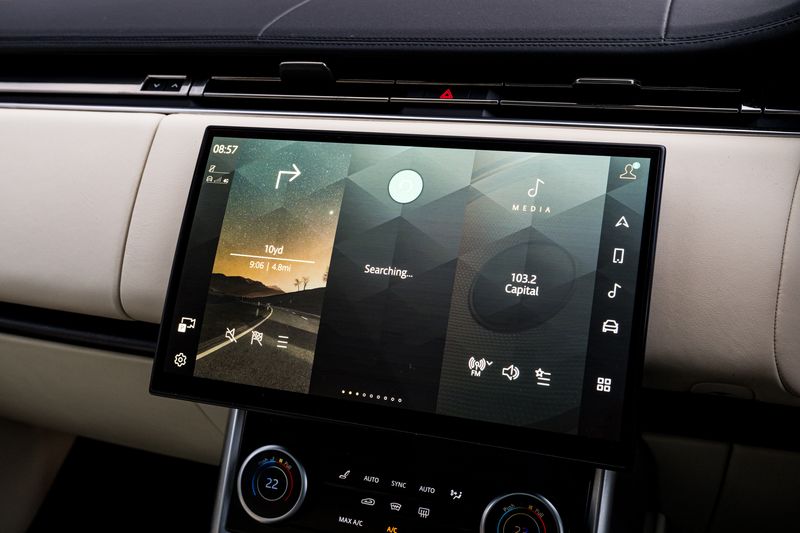 Range Rover 3.0 D300 MHEV SE SUV Diesel