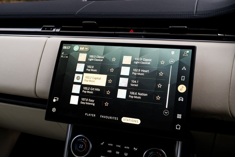 Range Rover 3.0 D300 MHEV SE SUV Diesel