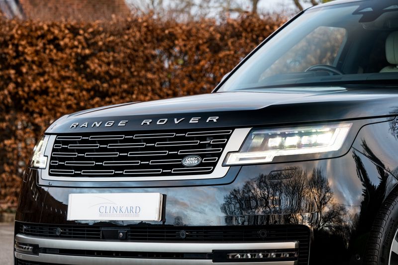 Range Rover 3.0 D300 MHEV SE SUV Diesel