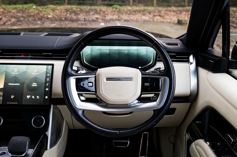 Range Rover 3.0 D300 MHEV SE SUV Diesel