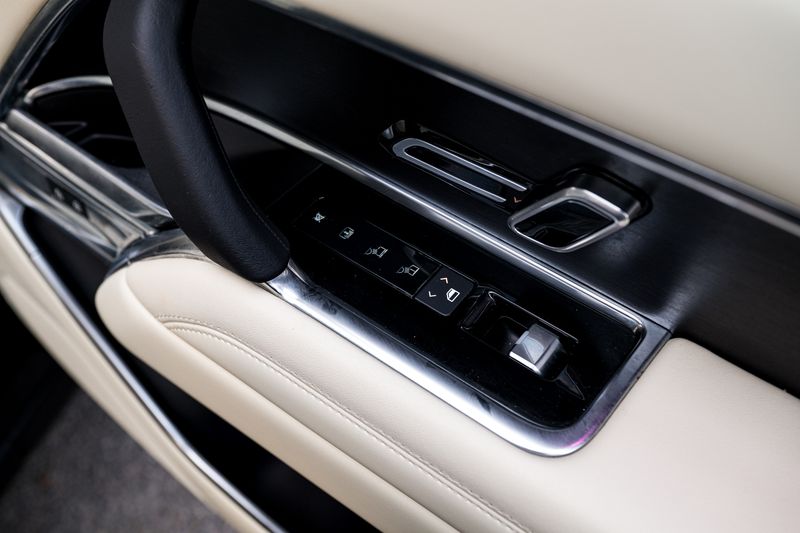 Range Rover 3.0 D300 MHEV SE SUV Diesel