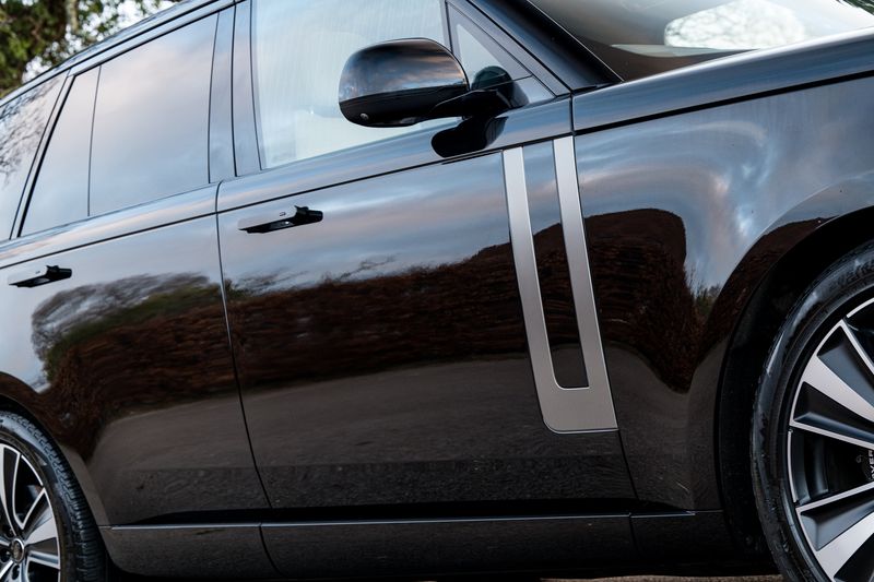 Range Rover 3.0 D300 MHEV SE SUV Diesel