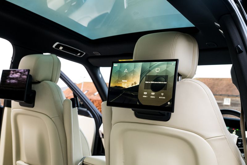 Range Rover 3.0 D300 MHEV SE SUV Diesel