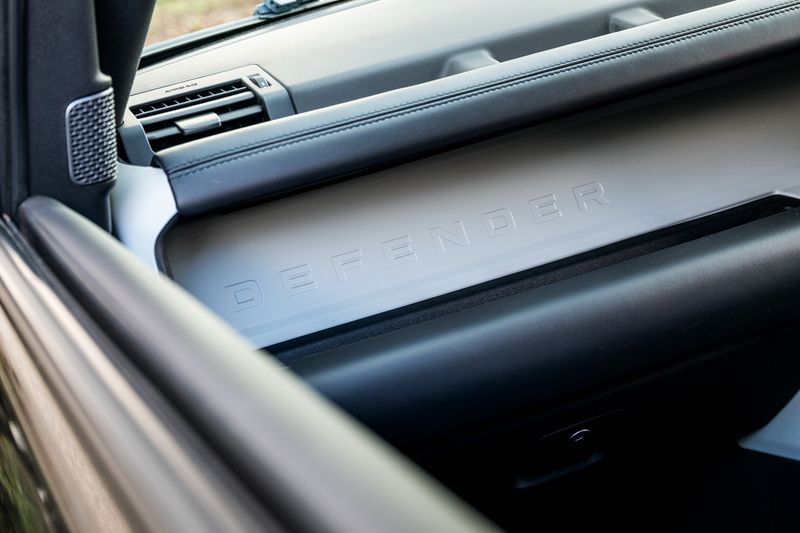 Land Rover Defender 110 D300 MHEV HSE Hard Top Commercial (+VAT)