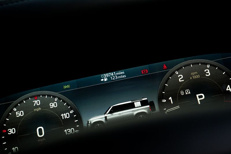 Land Rover Defender 110 D300 MHEV HSE Hard Top Commercial (+VAT)