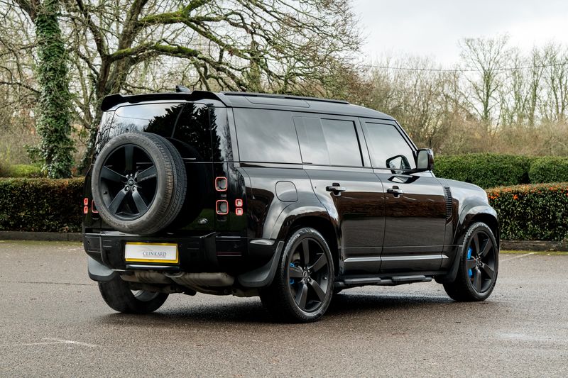 Land Rover Defender 110 D300 MHEV HSE Hard Top Commercial (+VAT)