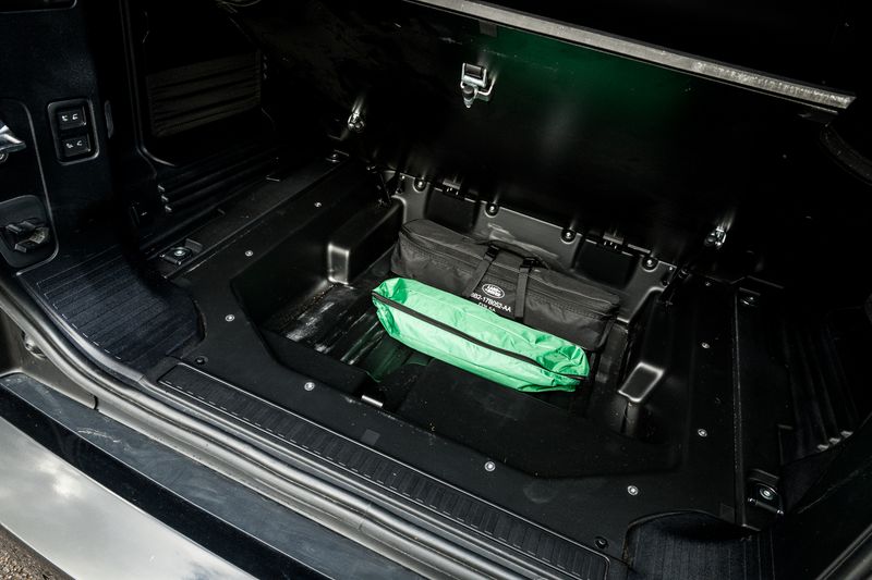 Land Rover Defender 110 D300 MHEV HSE Hard Top Commercial (+VAT)