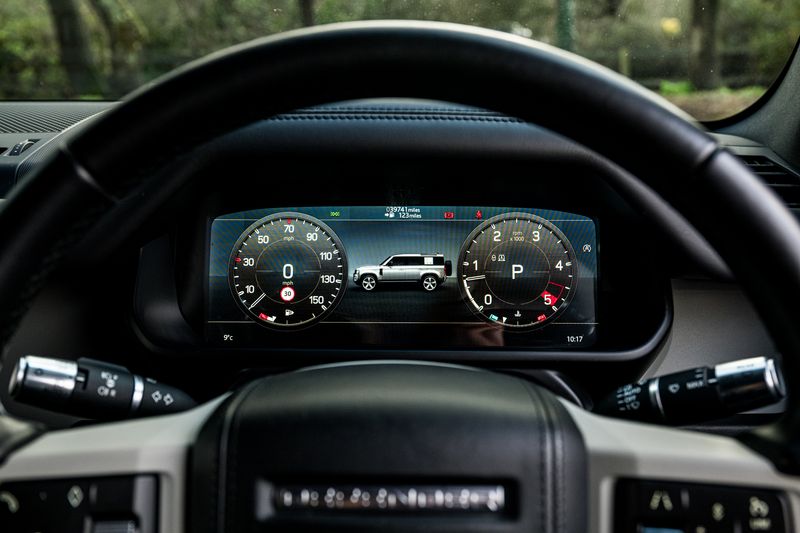 Land Rover Defender 110 D300 MHEV HSE Hard Top Commercial (+VAT)