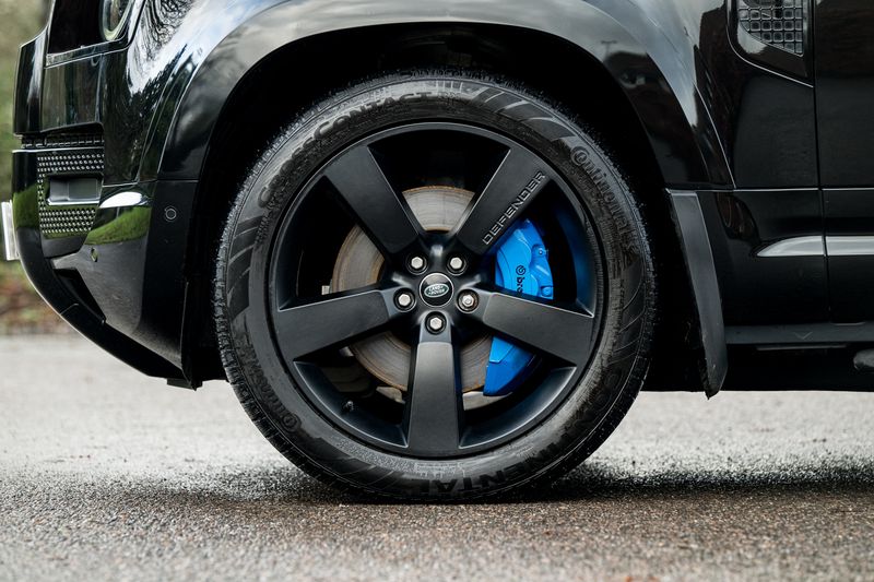 Land Rover Defender 110 D300 MHEV HSE Hard Top Commercial (+VAT)