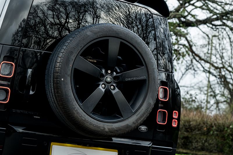 Land Rover Defender 110 D300 MHEV HSE Hard Top Commercial (+VAT)