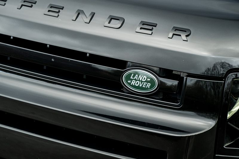 Land Rover Defender 110 D300 MHEV HSE Hard Top Commercial (+VAT)