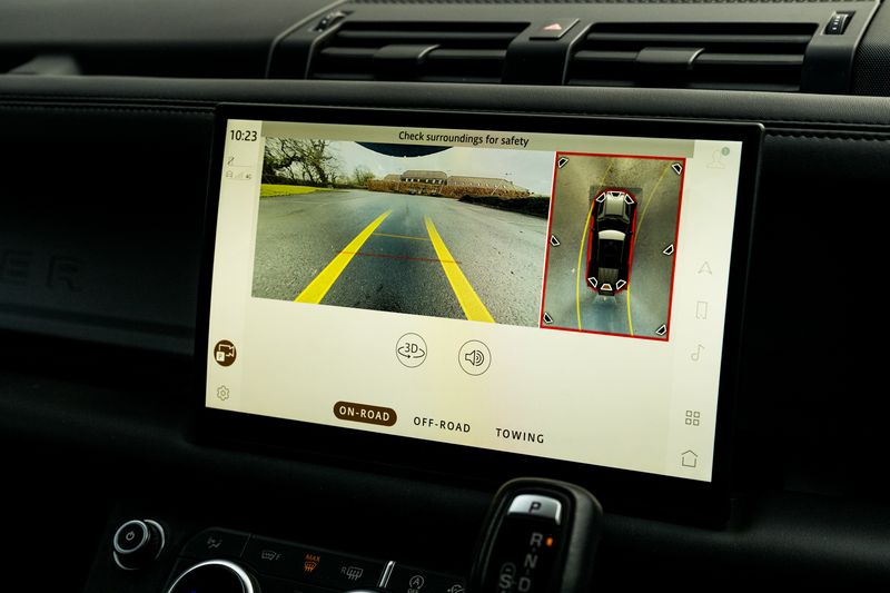 Land Rover Defender 110 D300 MHEV HSE Hard Top Commercial (+VAT)