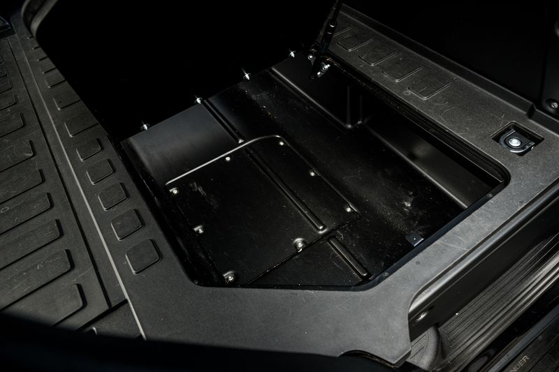 Land Rover Defender 110 D300 MHEV HSE Hard Top Commercial (+VAT)