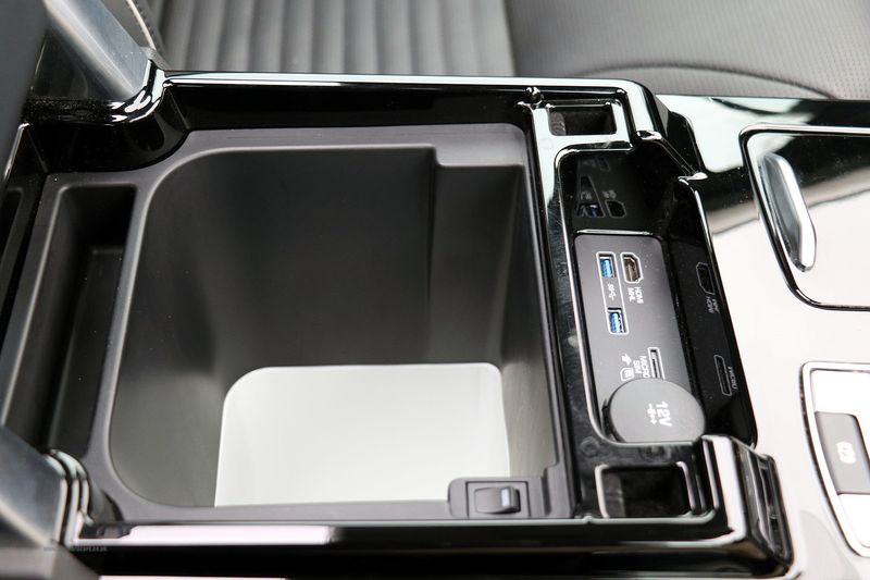 Landrover Discovery 3.0 TD6 Luxury HSE