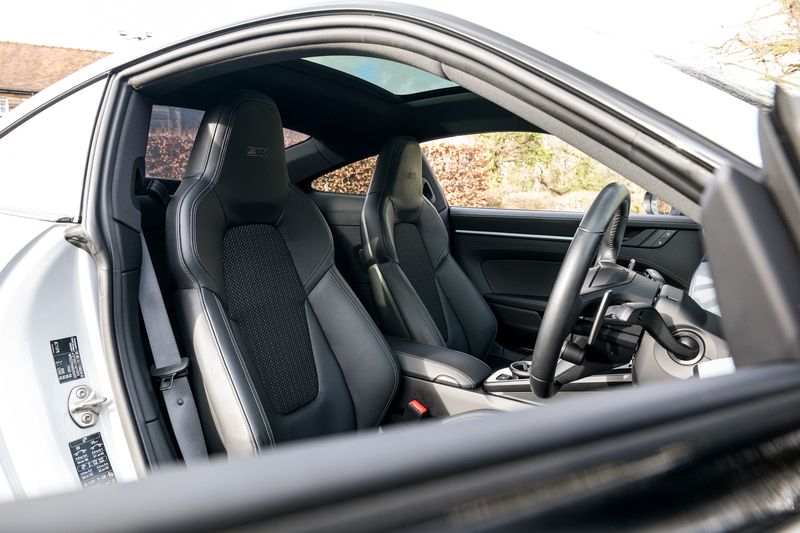 Porsche 911 (992) Carrera T PDK Coupe