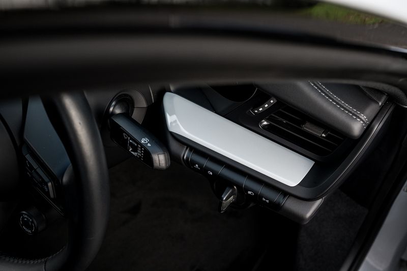 Porsche 911 (992) Carrera T PDK Coupe