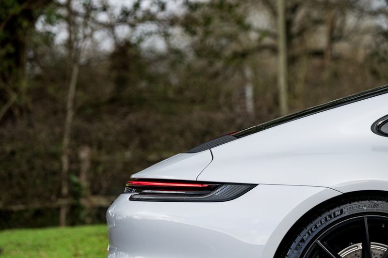 Porsche 911 (992) Carrera T PDK Coupe