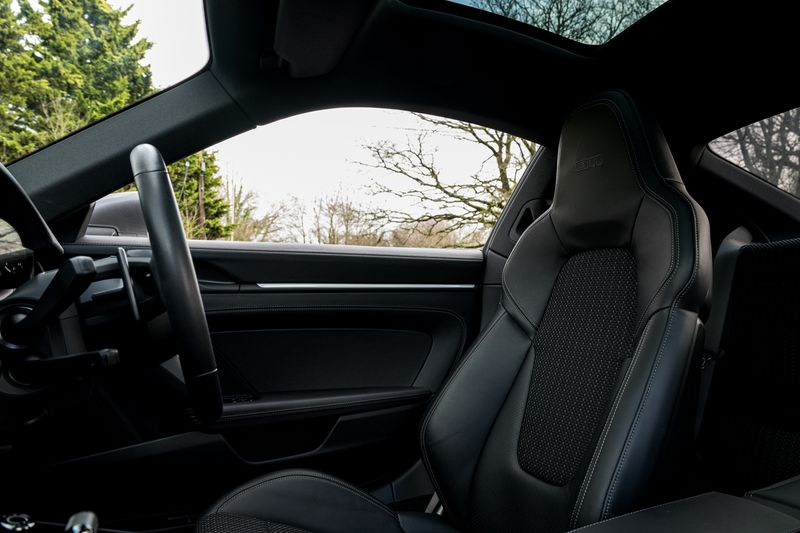 Porsche 911 (992) Carrera T PDK Coupe