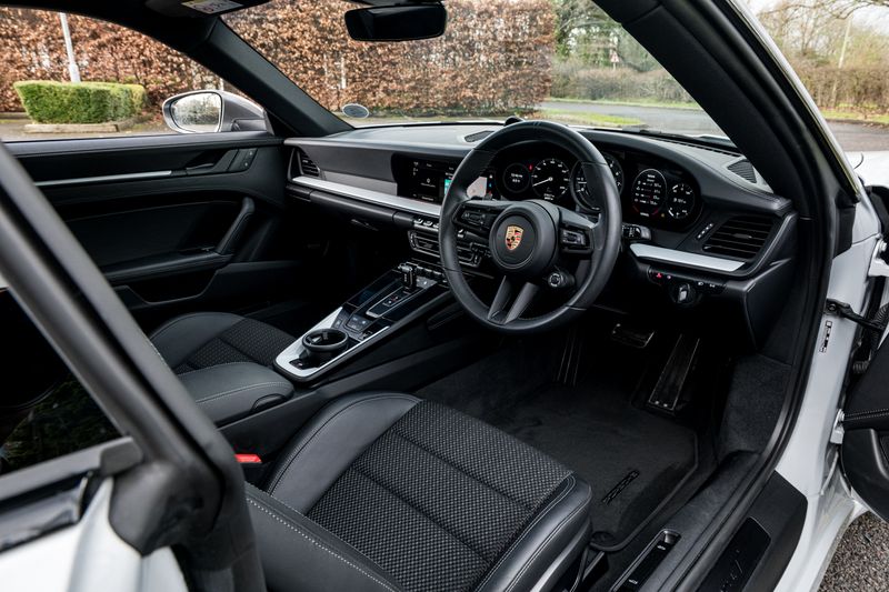 Porsche 911 (992) Carrera T PDK Coupe