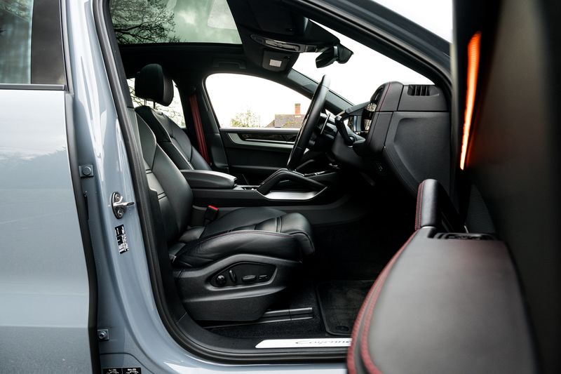 Porsche Cayenne 3.0 V6 E-Hybrid 25.9kWh Coupe Plug-in Hybrid (MY24)