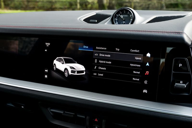 Porsche Cayenne 3.0 V6 E-Hybrid 25.9kWh Coupe Plug-in Hybrid (MY24)