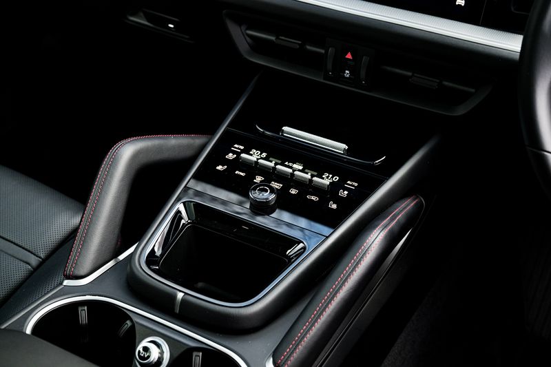 Porsche Cayenne 3.0 V6 E-Hybrid 25.9kWh Coupe Plug-in Hybrid (MY24)