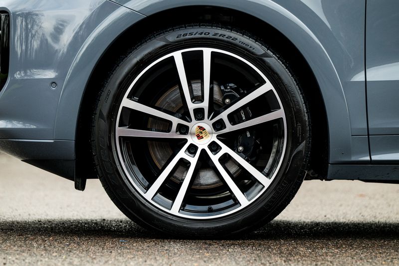 Porsche Cayenne 3.0 V6 E-Hybrid 25.9kWh Coupe Plug-in Hybrid (MY24)