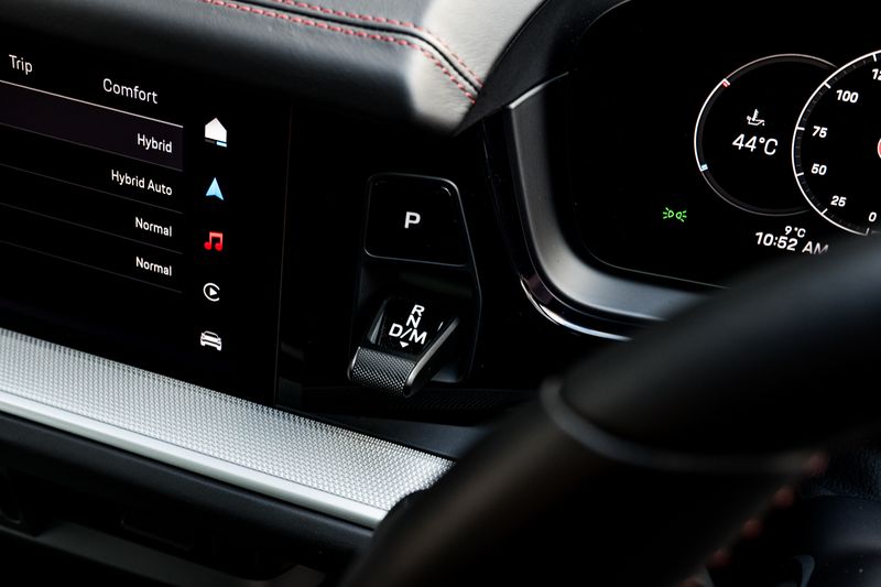 Porsche Cayenne 3.0 V6 E-Hybrid 25.9kWh Coupe Plug-in Hybrid (MY24)