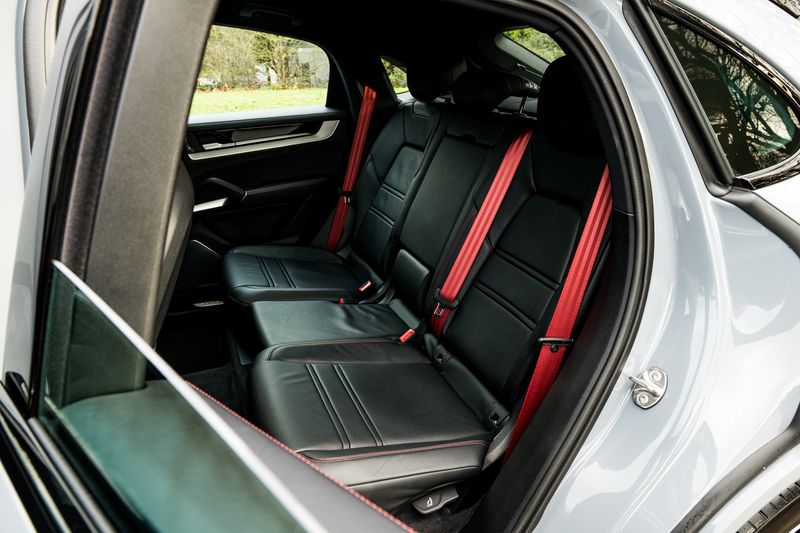 Porsche Cayenne 3.0 V6 E-Hybrid 25.9kWh Coupe Plug-in Hybrid (MY24)