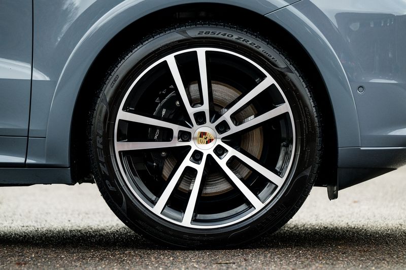 Porsche Cayenne 3.0 V6 E-Hybrid 25.9kWh Coupe Plug-in Hybrid (MY24)