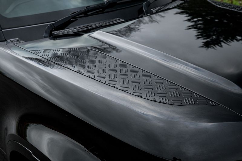 Land Rover Defender 110 D300 MHEV X-Dynamic HSE (7 Seats)