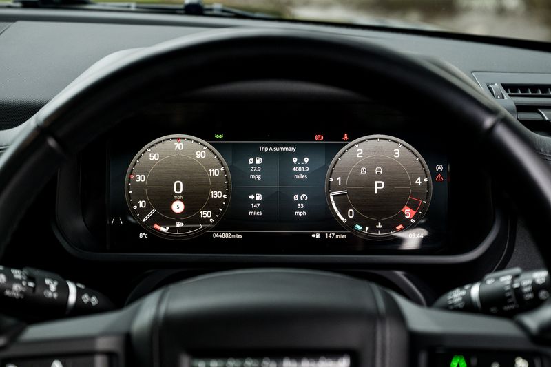 Land Rover Defender 110 D300 MHEV X-Dynamic HSE (7 Seats)