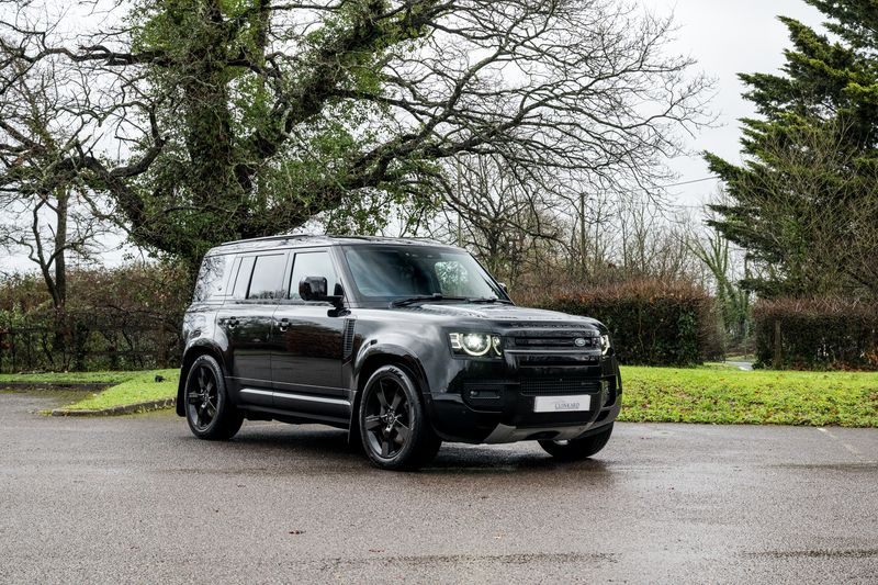 Land Rover Defender 110 D300 MHEV X-Dynamic HSE (7 Seats)