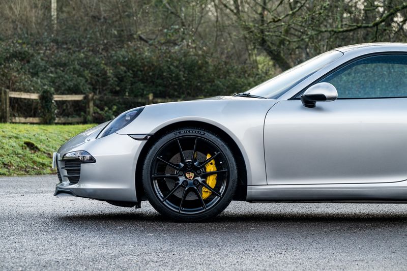 Porsche 911 (991) 3.8 Carrera S Coupe PDK (PCCB)