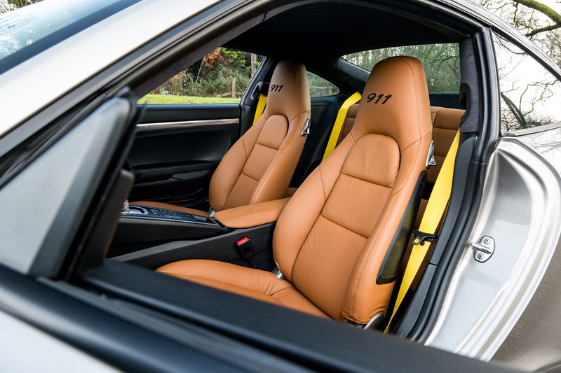 Porsche 911 (991) 3.8 Carrera S Coupe PDK (PCCB)