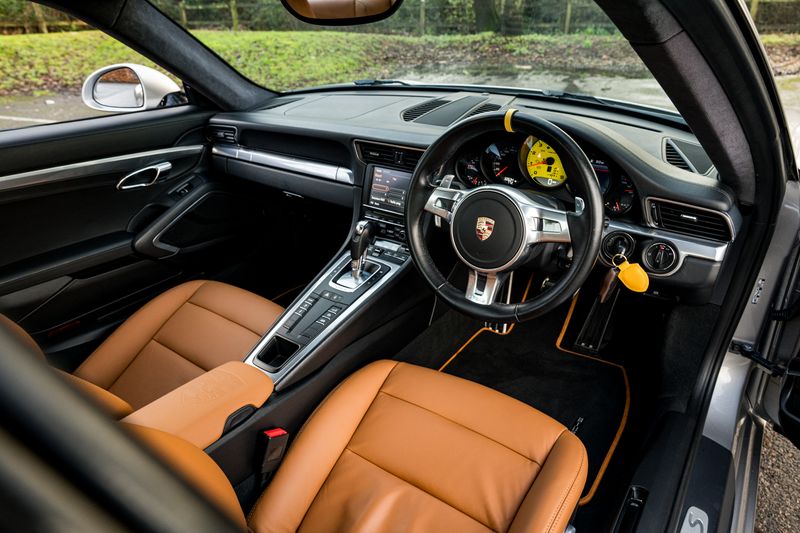 Porsche 911 (991) 3.8 Carrera S Coupe PDK (PCCB)