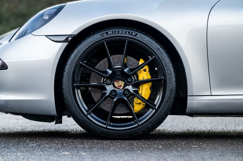 Porsche 911 (991) 3.8 Carrera S Coupe PDK (PCCB)