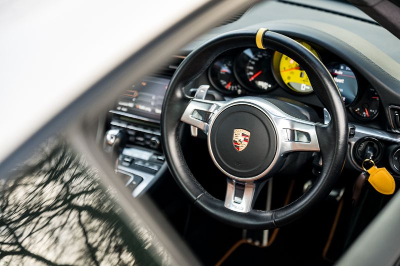 Porsche 911 (991) 3.8 Carrera S Coupe PDK (PCCB)