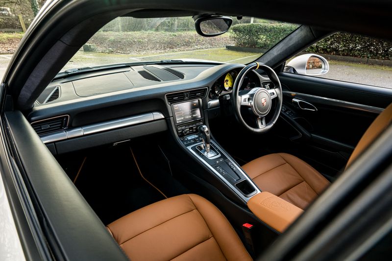 Porsche 911 (991) 3.8 Carrera S Coupe PDK (PCCB)