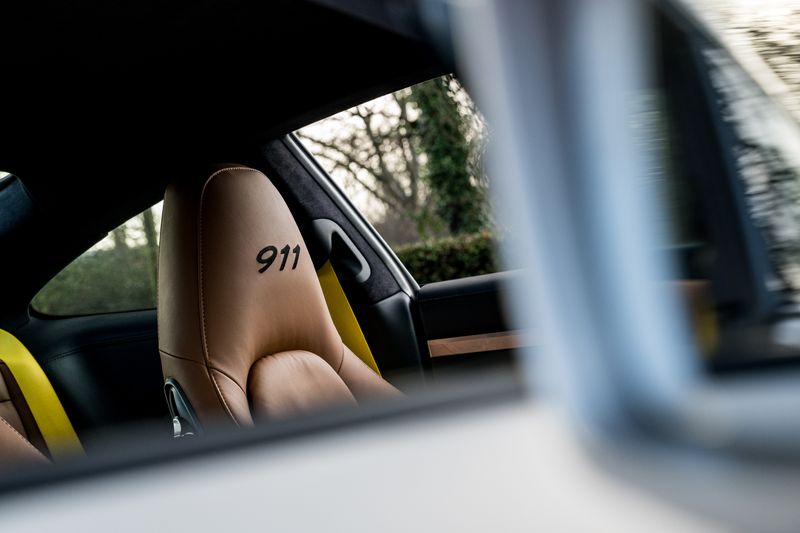 Porsche 911 (991) 3.8 Carrera S Coupe PDK (PCCB)