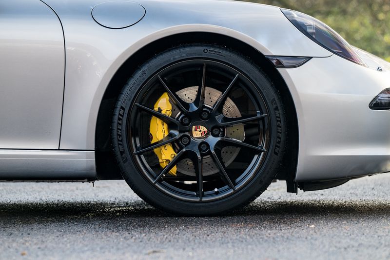 Porsche 911 (991) 3.8 Carrera S Coupe PDK (PCCB)