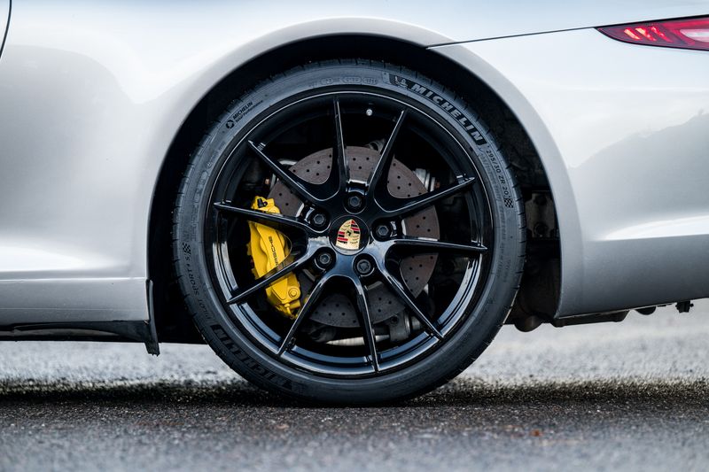 Porsche 911 (991) 3.8 Carrera S Coupe PDK (PCCB)